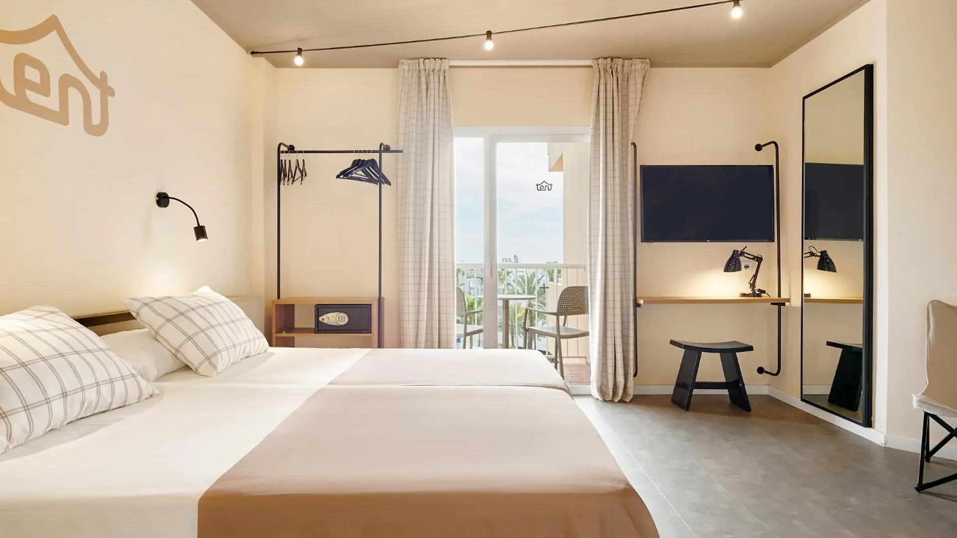 Hotel Tent Palmanova